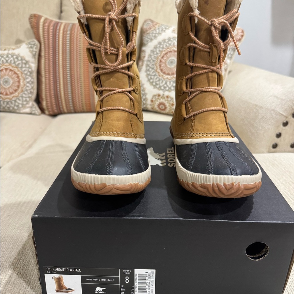 Sorel Out N About plus tall boot womens size 8
